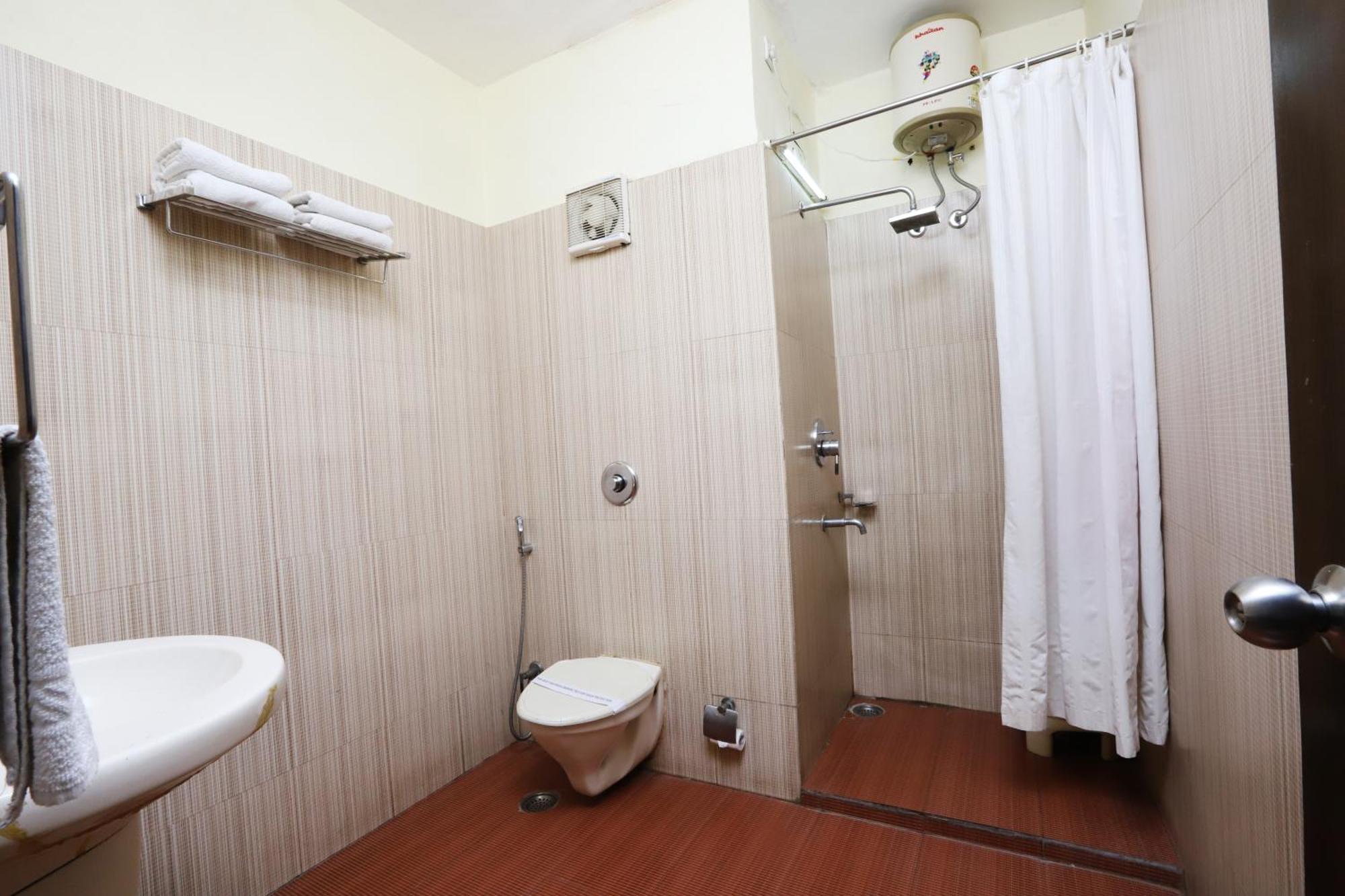 Hotel Radhika Regency Rourkela Esterno foto