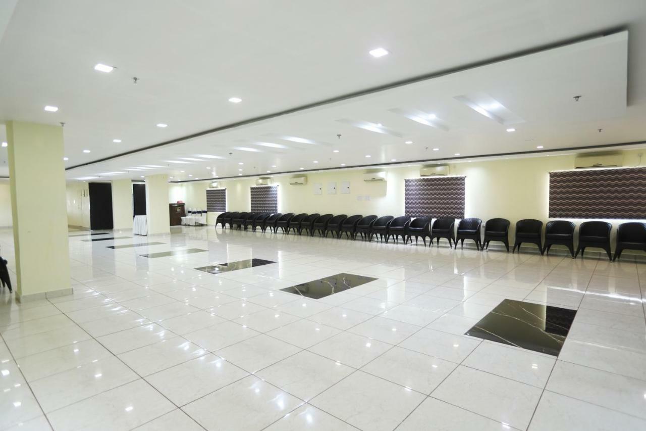 Hotel Radhika Regency Rourkela Esterno foto