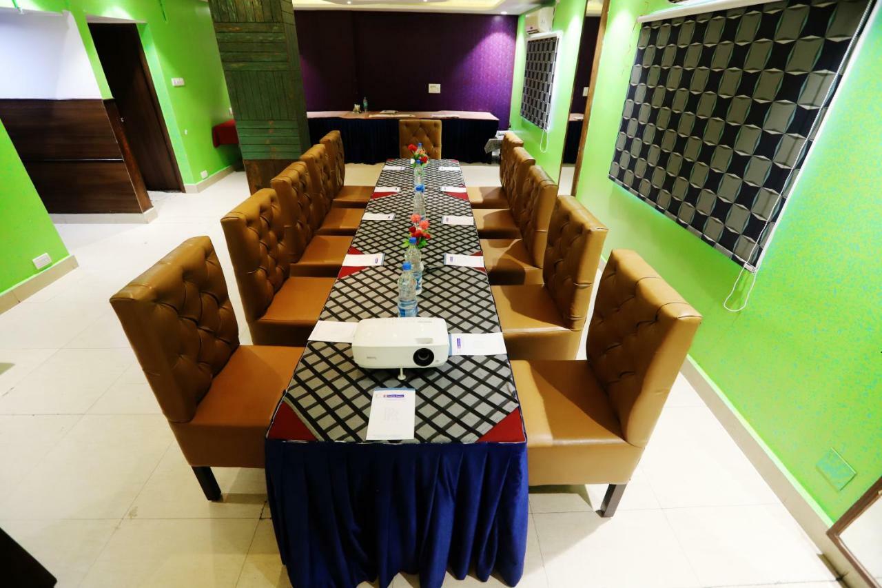 Hotel Radhika Regency Rourkela Esterno foto
